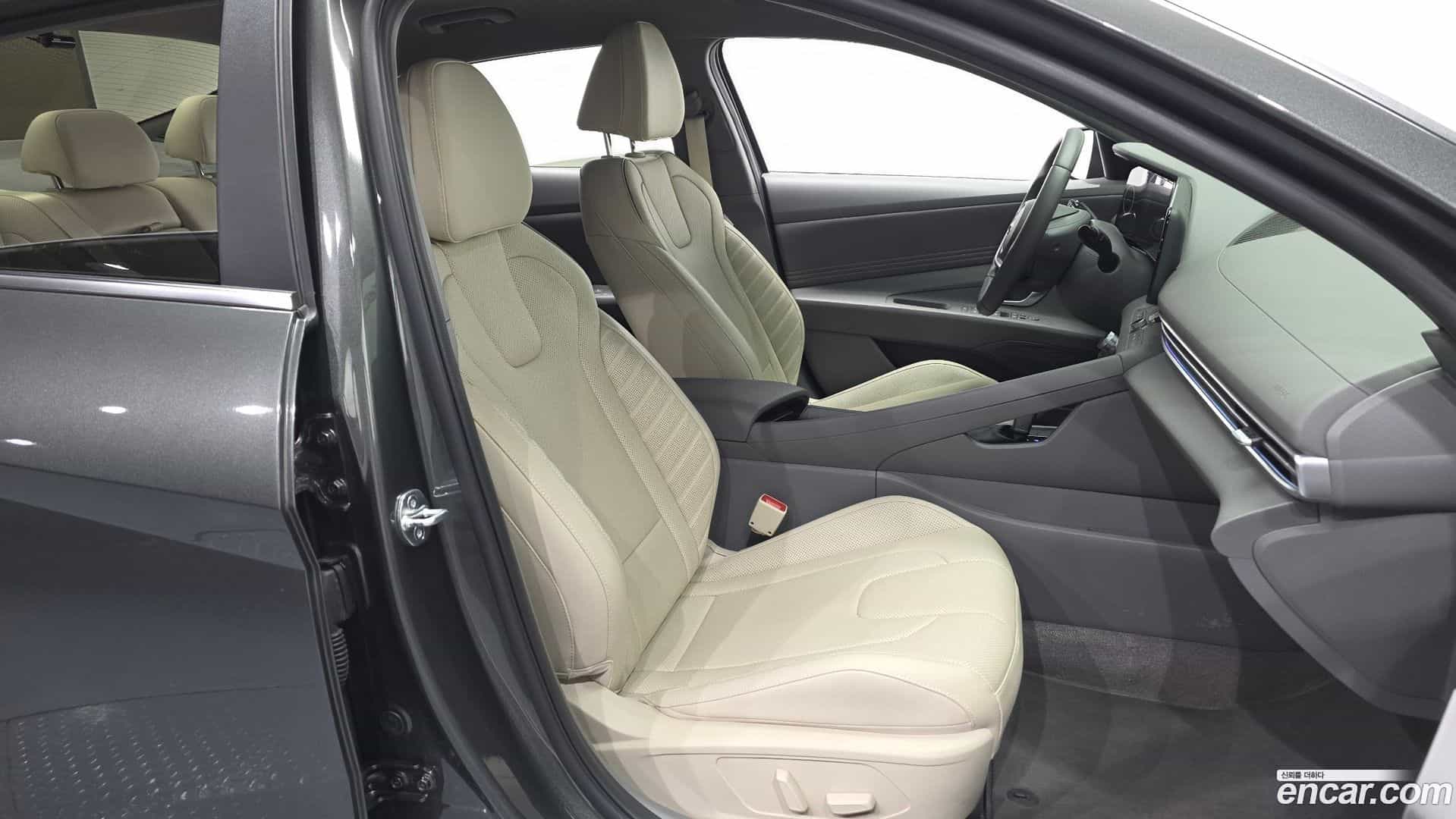 AVANTE Hyundai 2022.11-OPTION-016