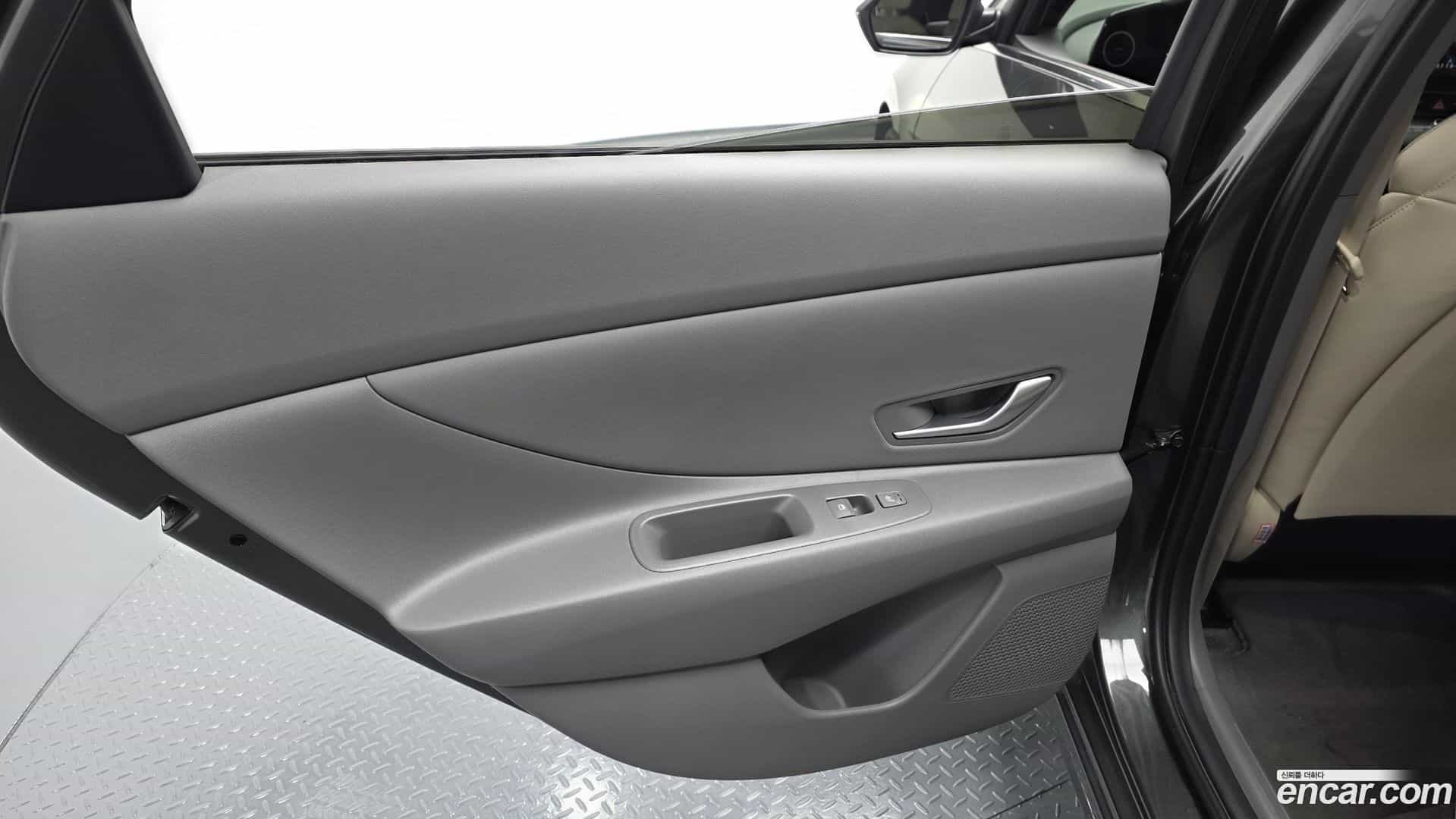 AVANTE Hyundai 2022.11-INNER-035
