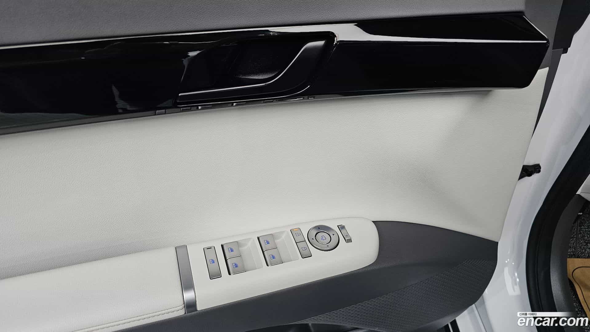 Grandeur Hyundai 2023.8-OPTION-017