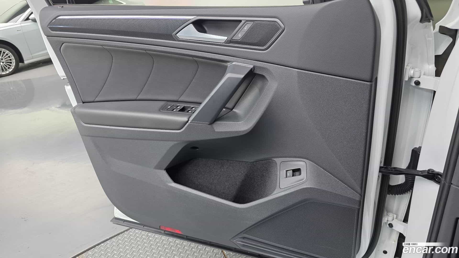 Tiguan Volkswagen 2022.11-INNER-034
