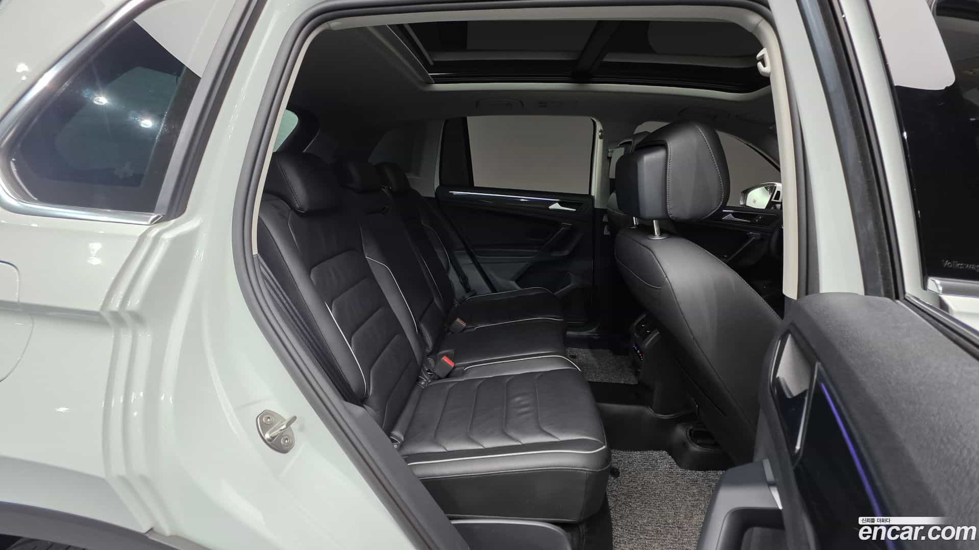 Tiguan Volkswagen 2022.11-OPTION-046