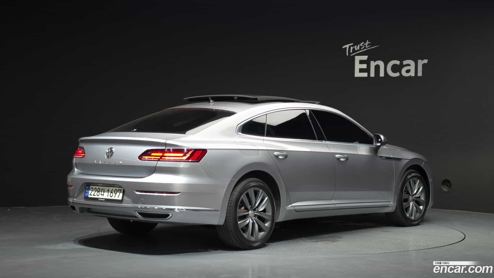 Arteon Volkswagen 2020.11-OUTER-002