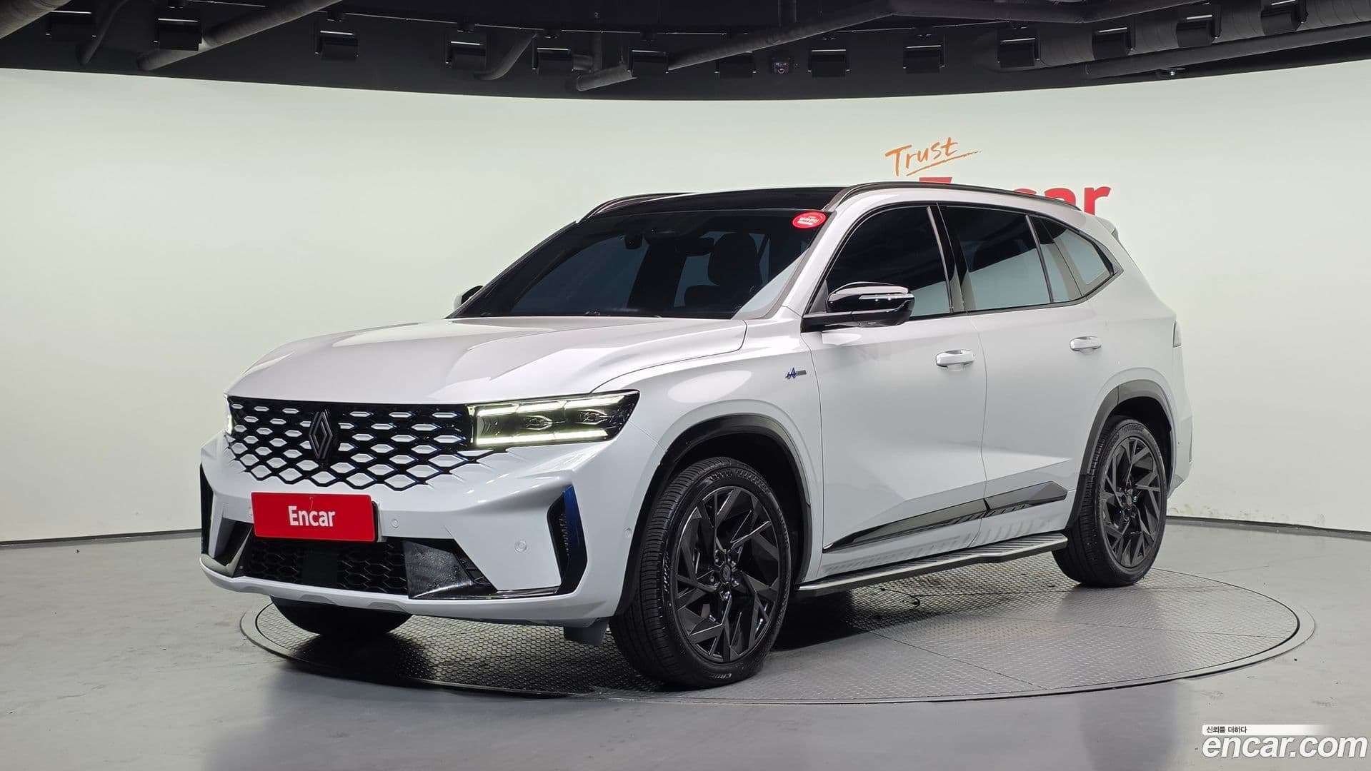 Main__Slider__Photo:Grand Koleos Renault Korea 2024.10-0