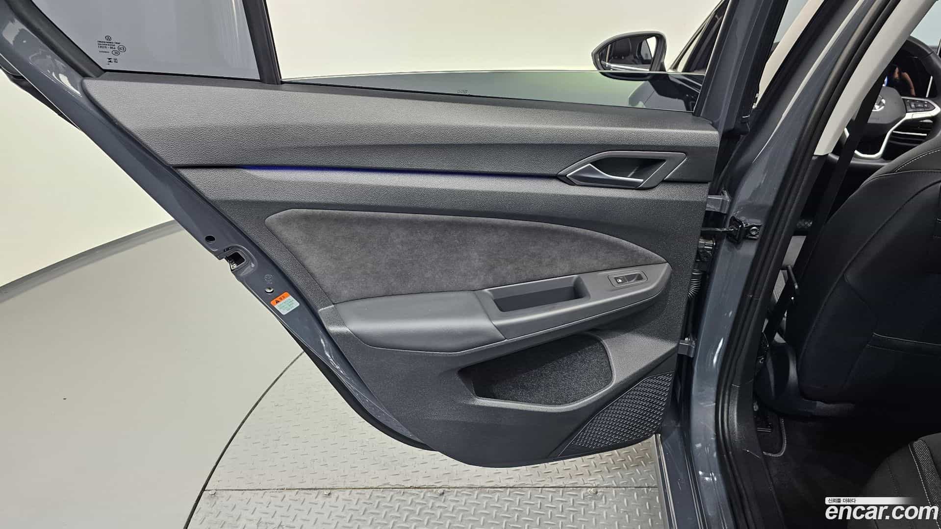 Golf Volkswagen 2025.2-INNER-035