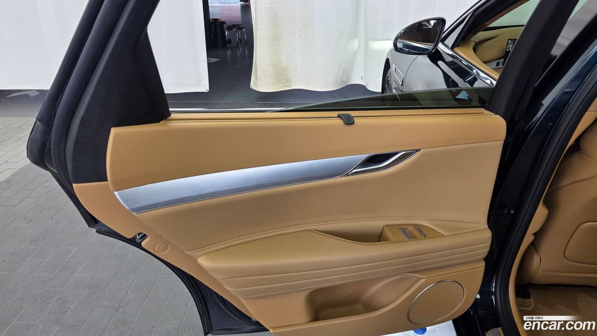 G80 Genesis 2024.3-INNER-035