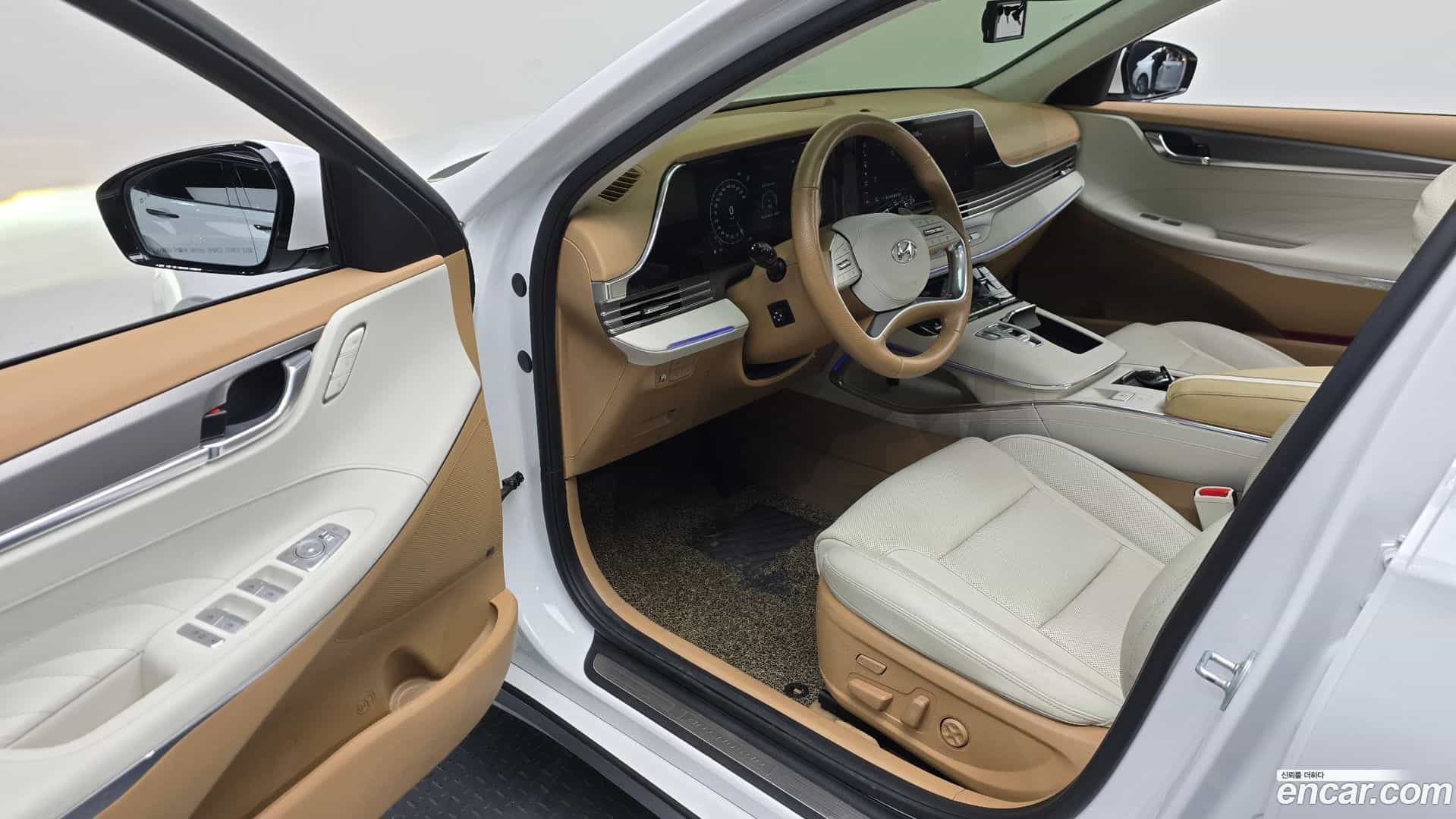 Grandeur Hyundai 2021.0-INNER-010