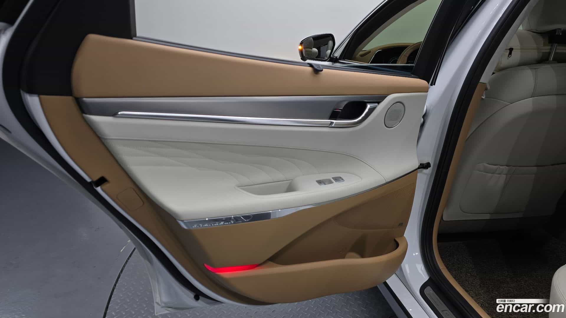 Grandeur Hyundai 2021.0-INNER-035