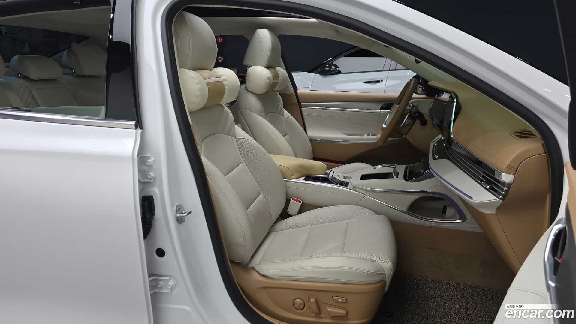 Grandeur Hyundai 2021.0-INNER-036