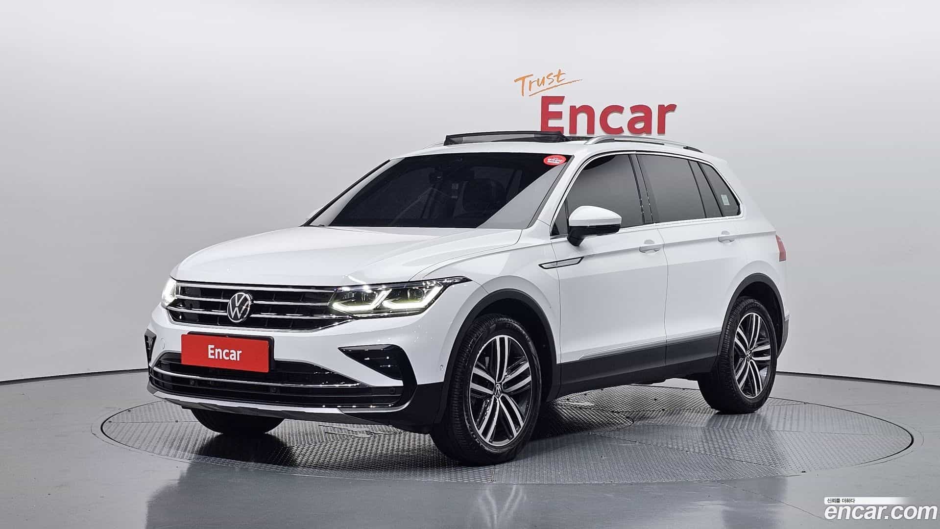Tiguan Volkswagen 2022.10-OUTER-001