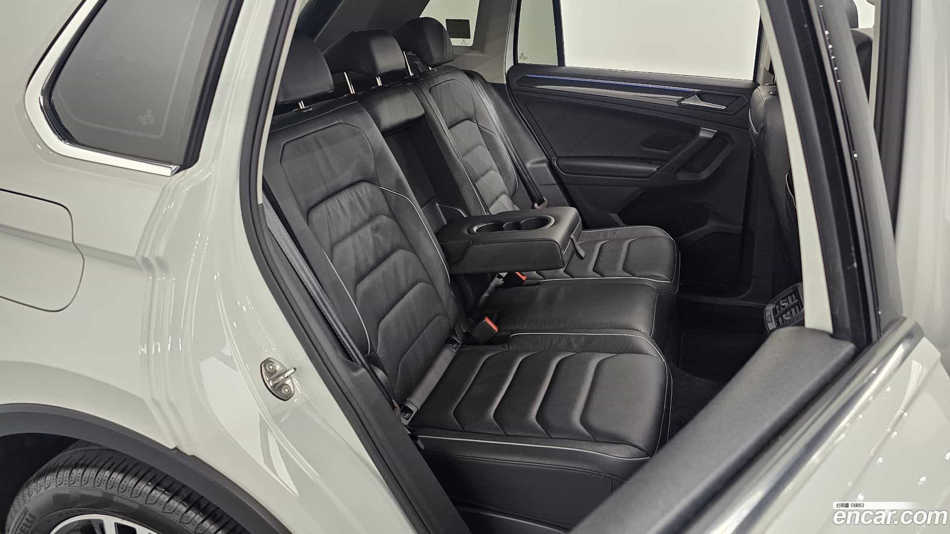 Tiguan Volkswagen 2022.10-OPTION-015