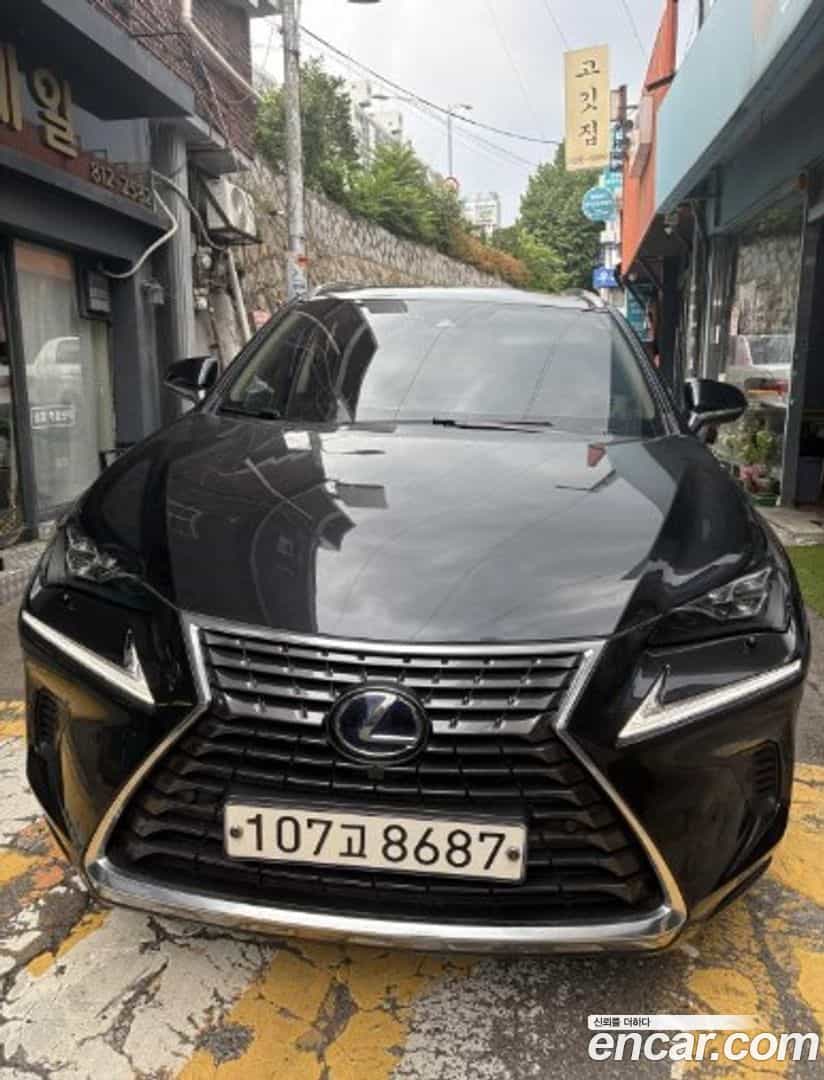 NX Lexus 2020.9-OUTER-001