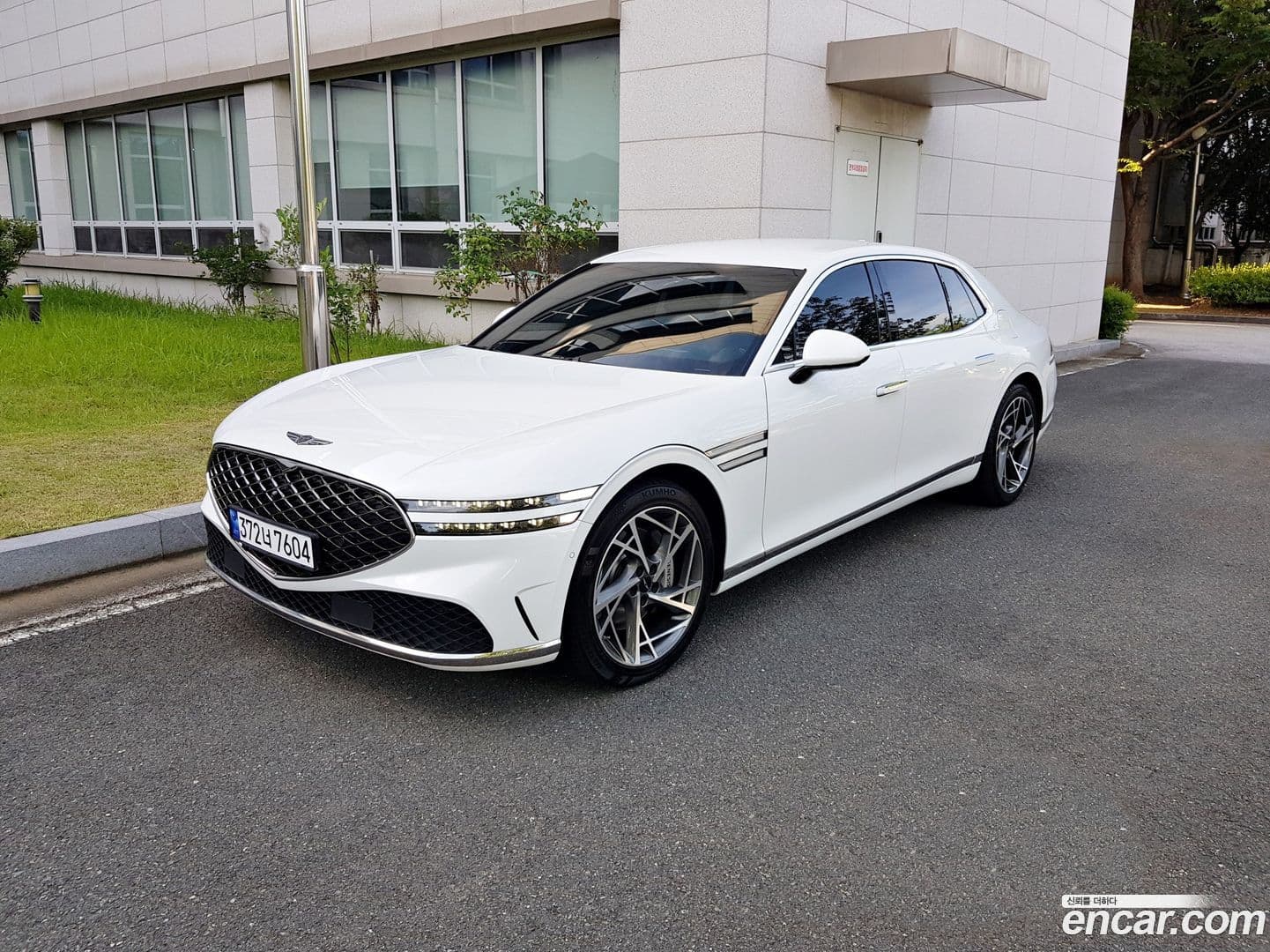 Main__Slider__Photo:G90 Genesis 2023.2-0
