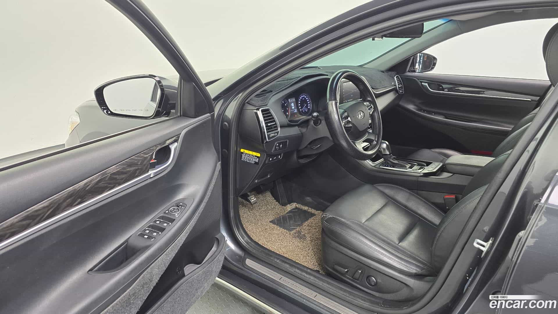 Grandeur Hyundai 2018.5-INNER-010