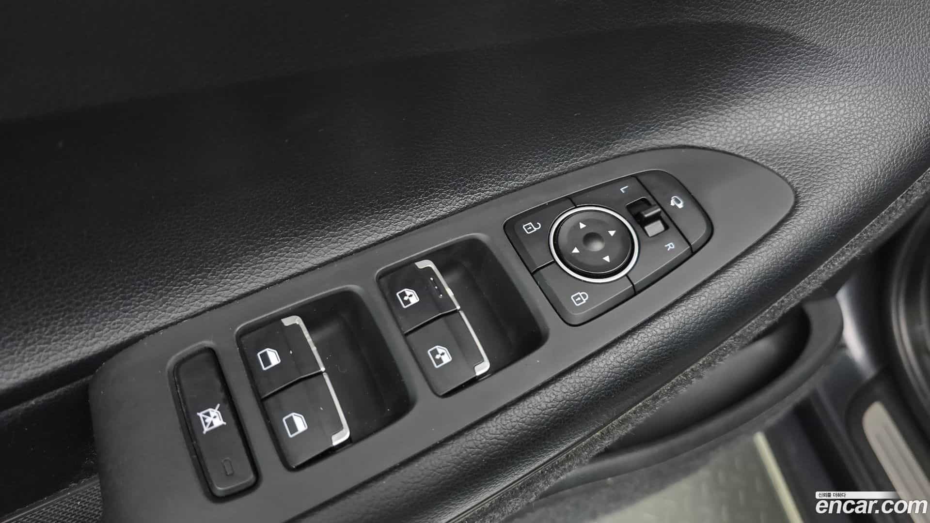 Grandeur Hyundai 2018.5-OPTION-041