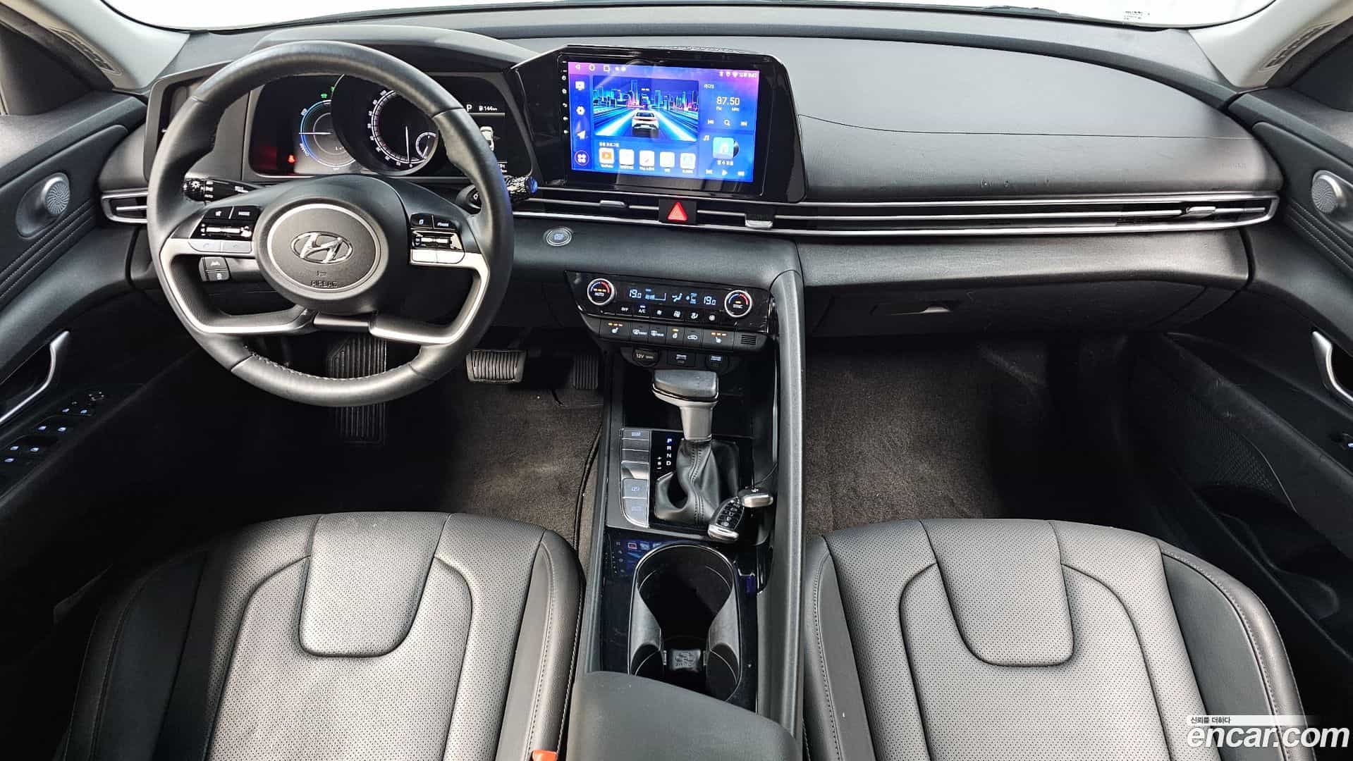 AVANTE Hyundai 2023.0-INNER-007