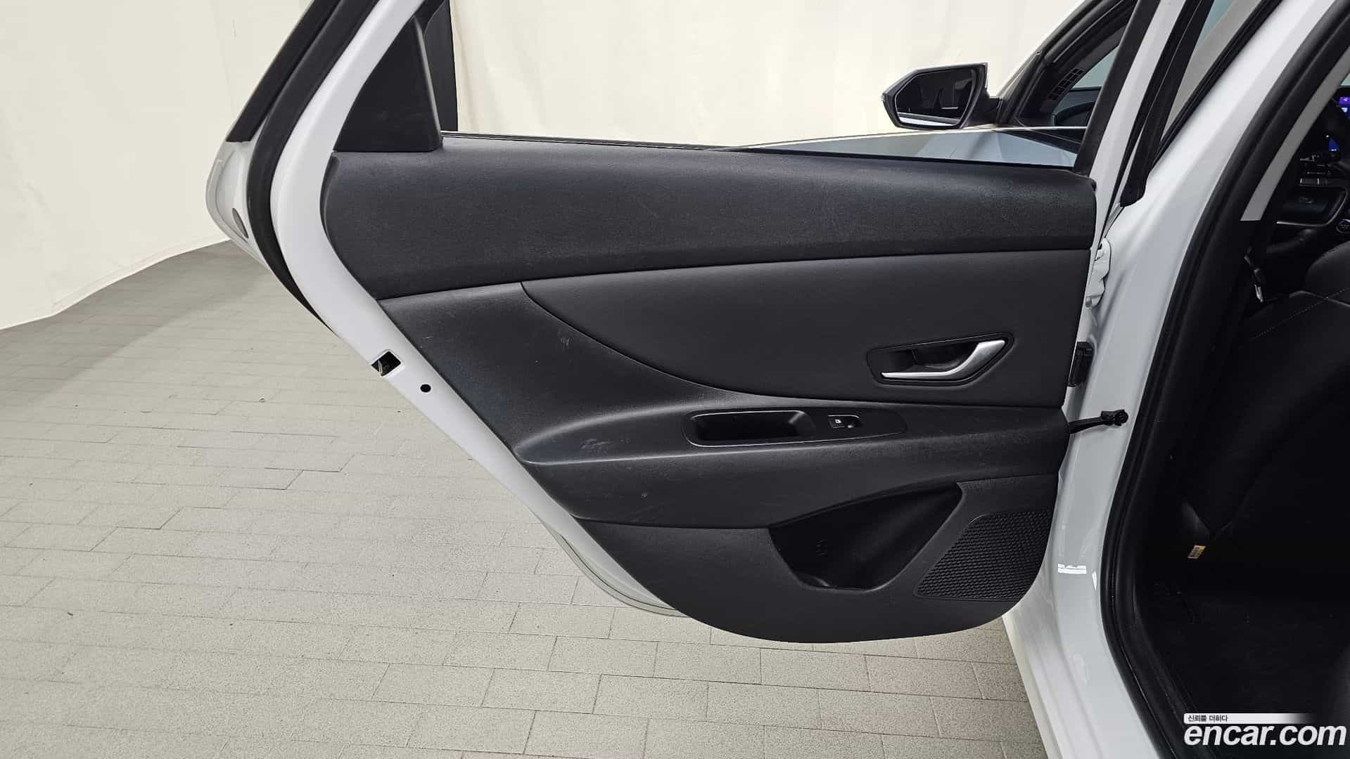 AVANTE Hyundai 2023.0-INNER-035