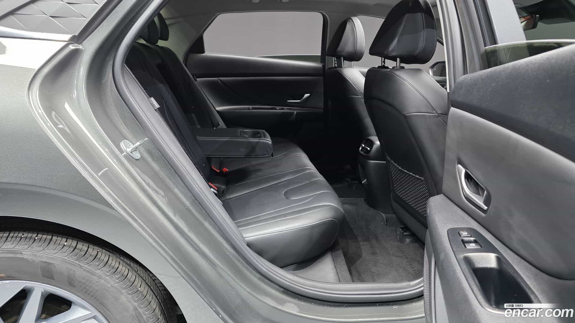 AVANTE Hyundai 2023.4-OPTION-015
