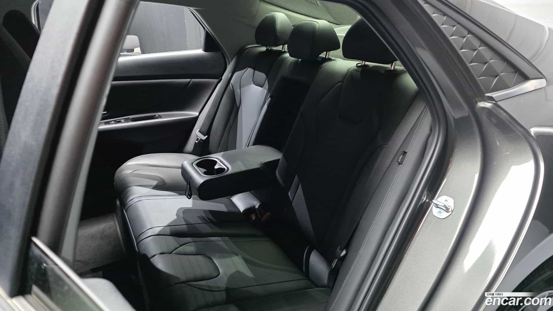 AVANTE Hyundai 2023.4-OPTION-016
