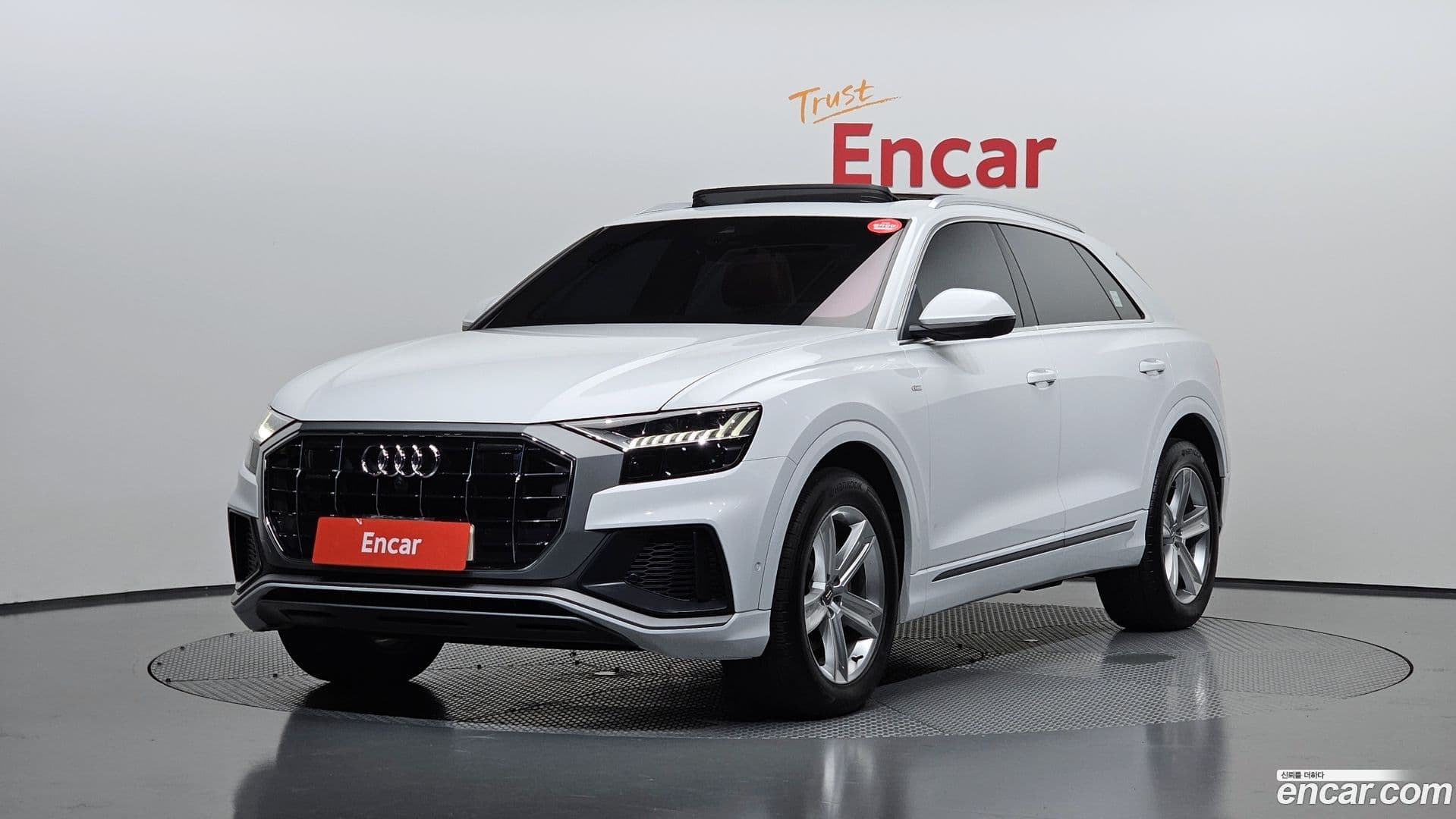 Main__Slider__Photo:Q8 Audi 2021.5-0