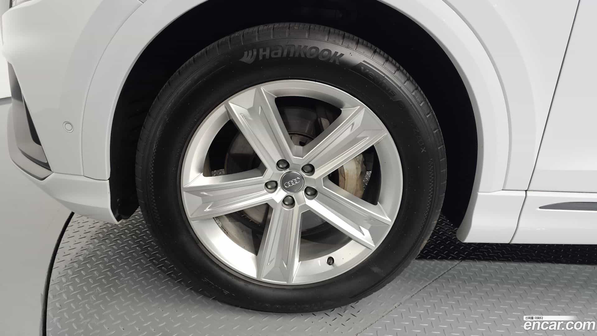 Q8 Audi 2021.5-OUTER-005