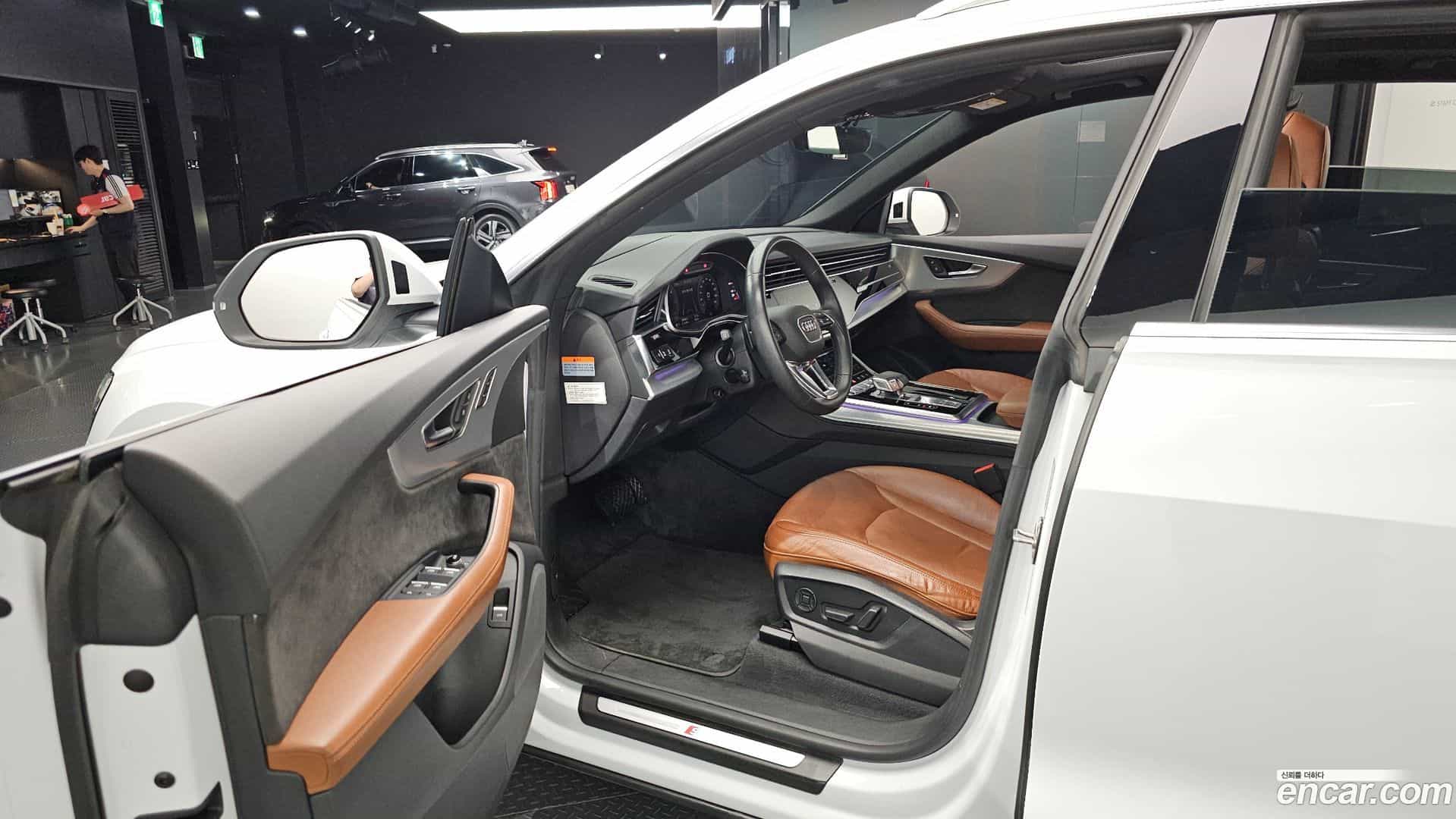 Q8 Audi 2021.5-INNER-010