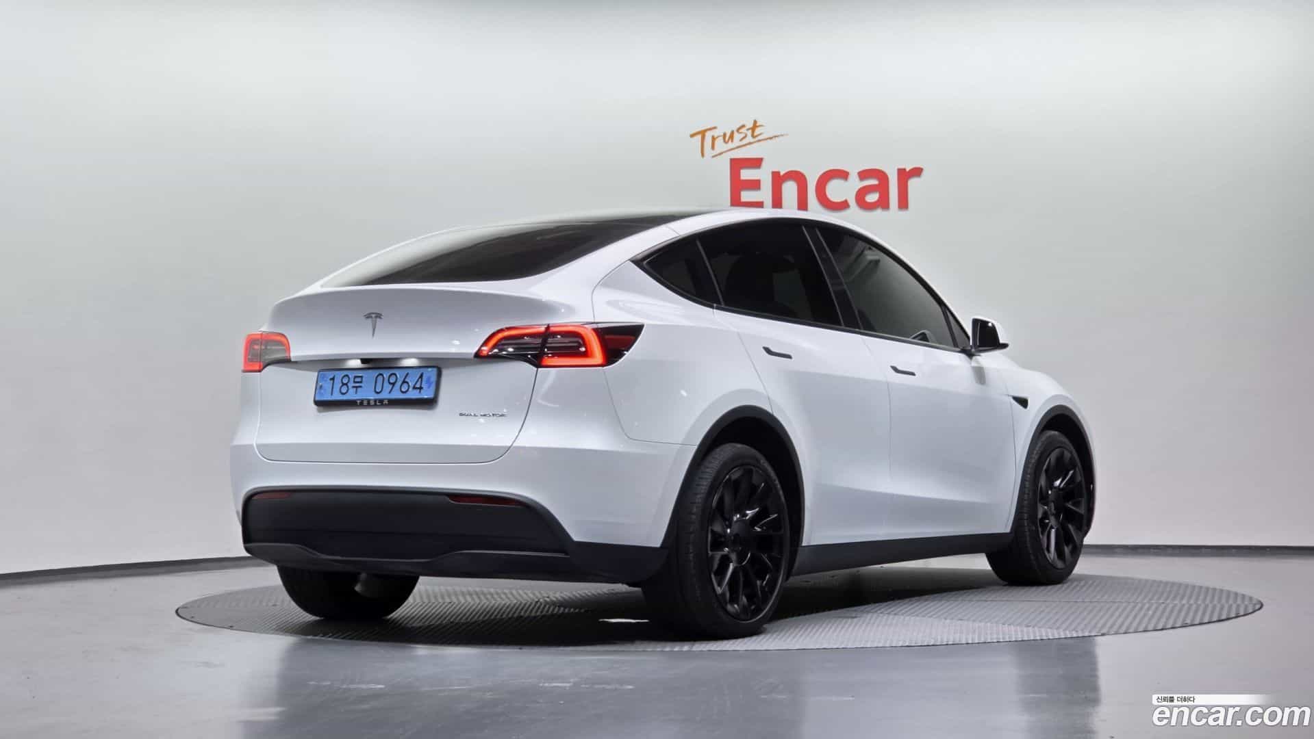 Model Y Tesla 2024.7-OUTER-002