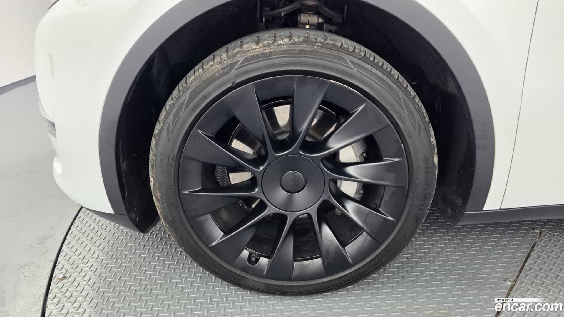 Model Y Tesla 2024.7-OUTER-005