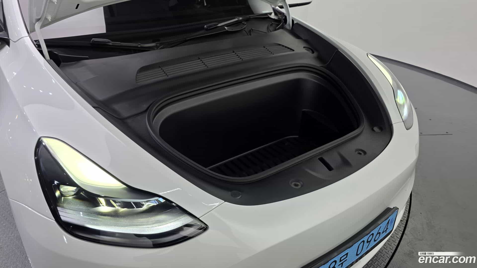 Model Y Tesla 2024.7-OUTER-006