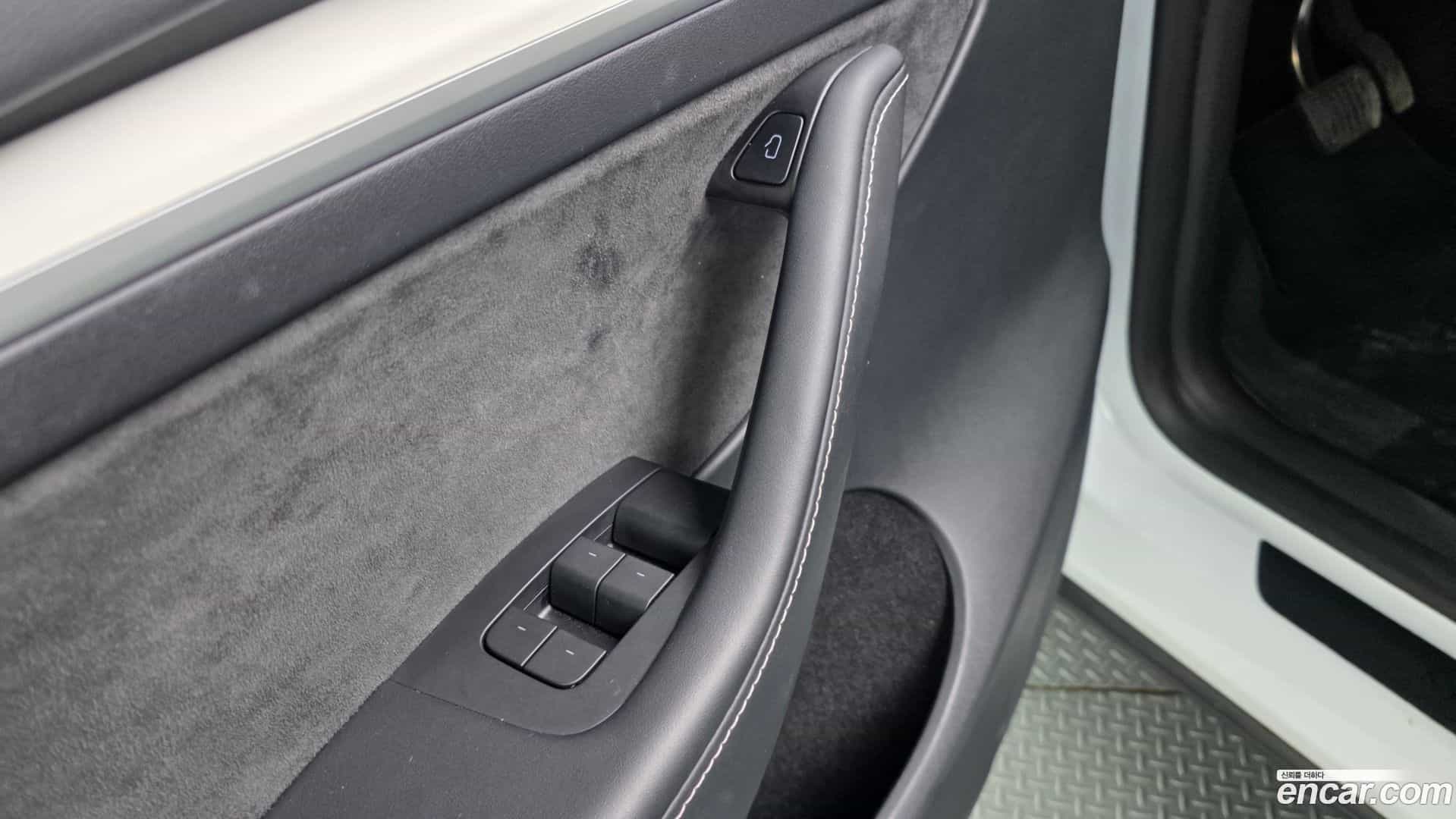 Model Y Tesla 2024.7-OPTION-043