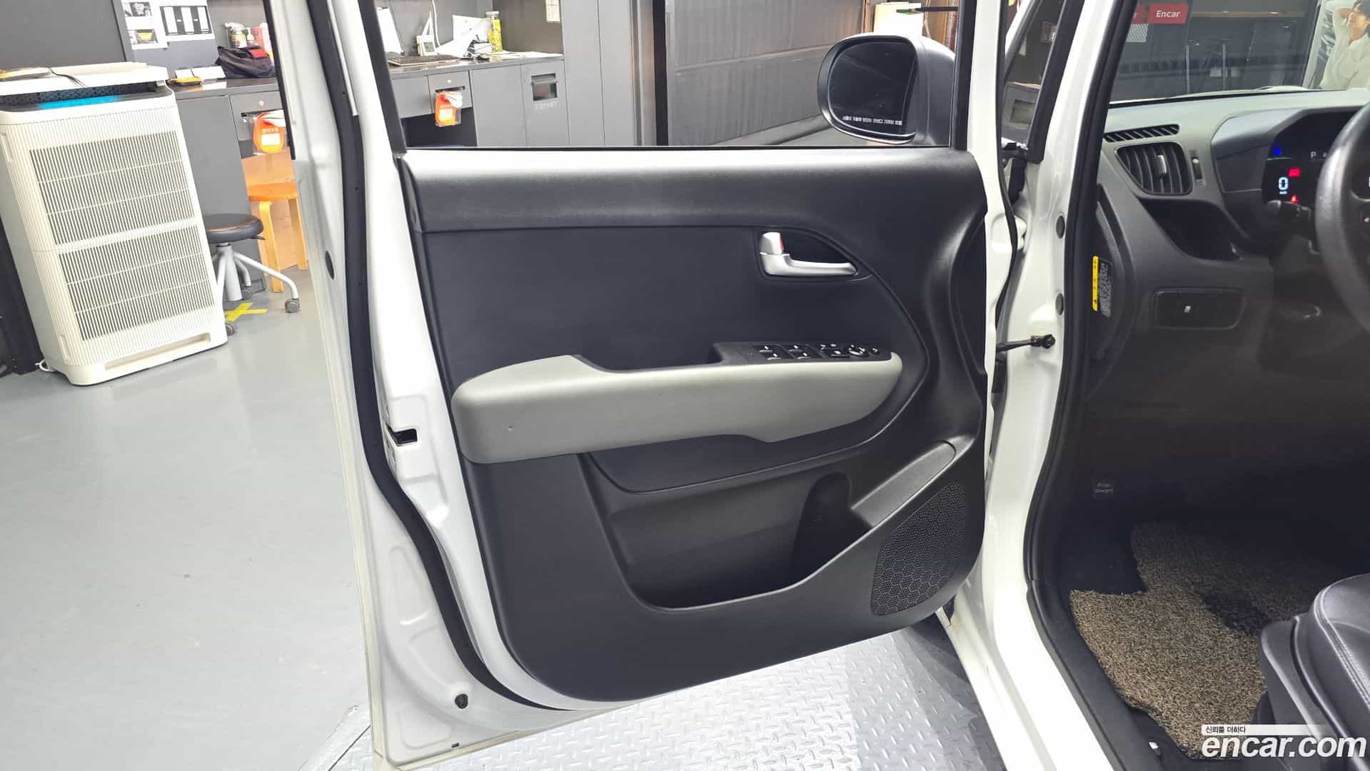 RAY Kia 2023.1-INNER-034