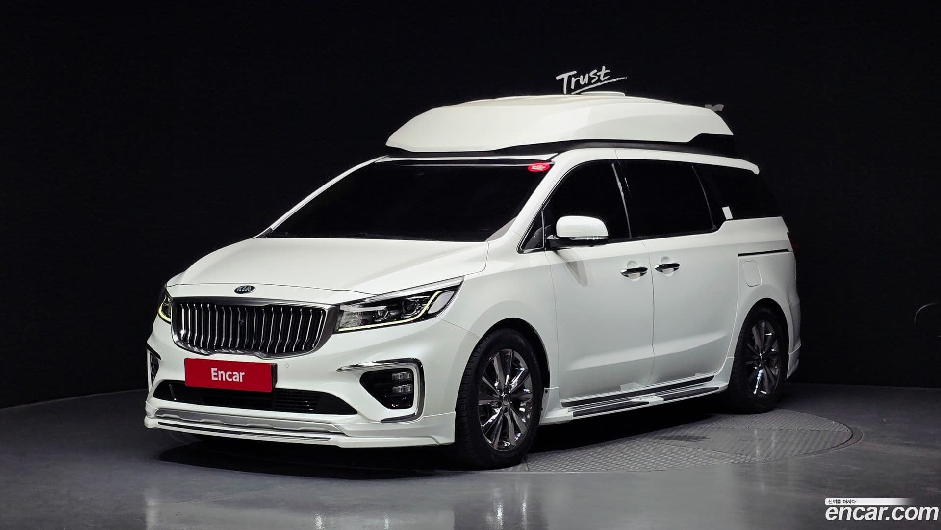 Main__Slider__Photo:Canival Kia 2018.4-0