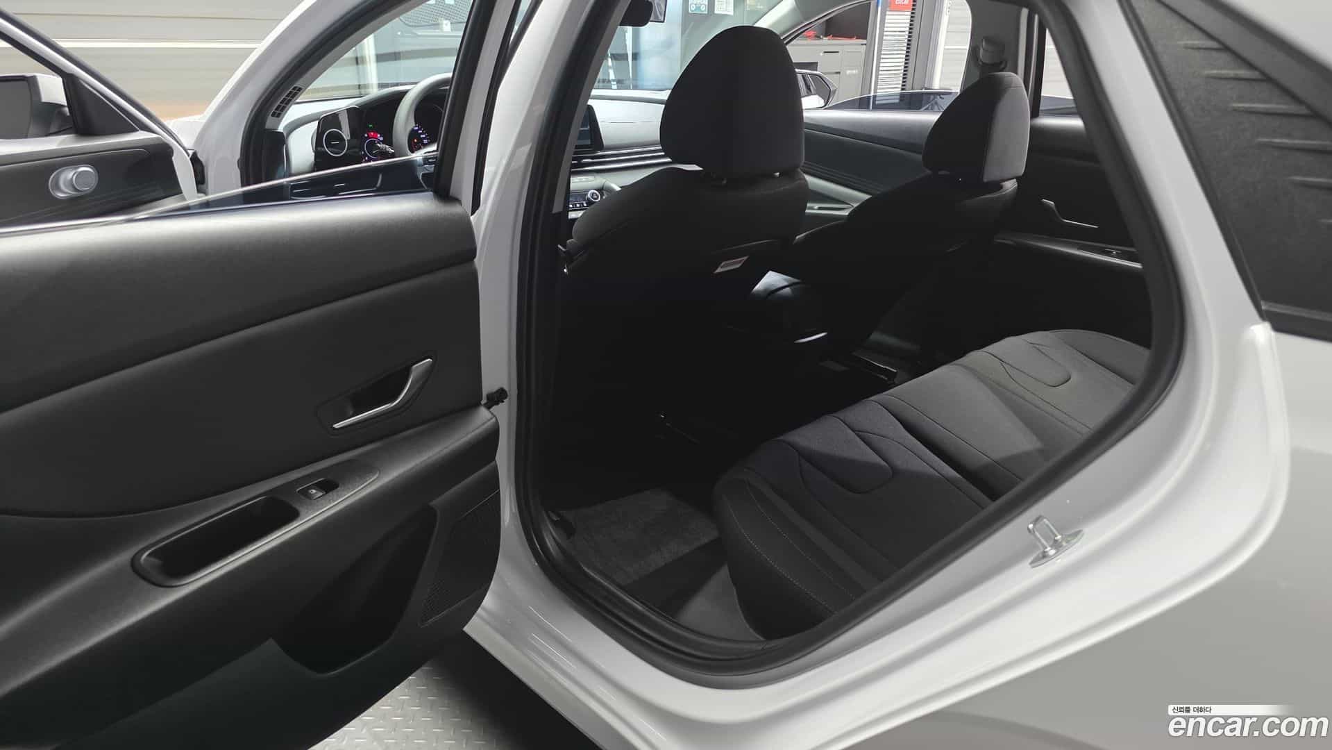 AVANTE Hyundai 2021.6-OPTION-015