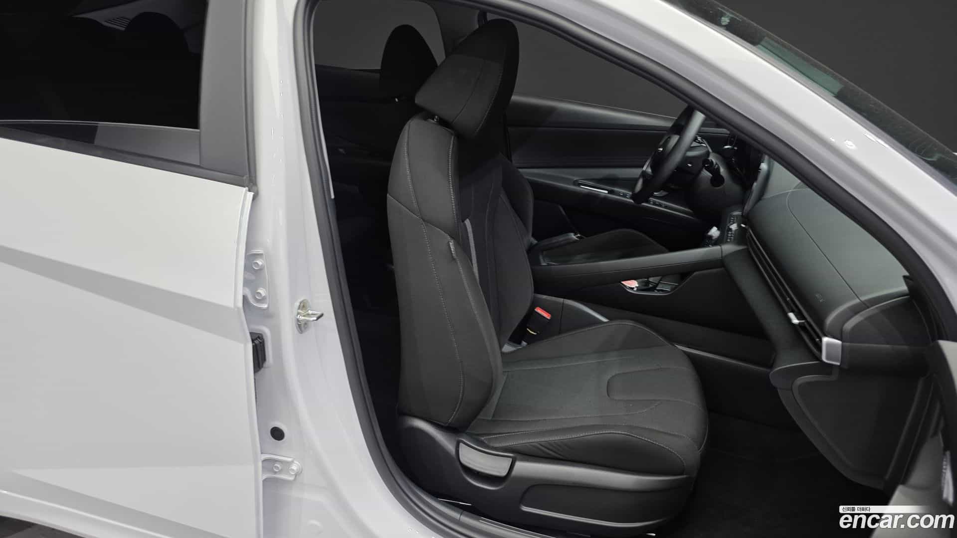 AVANTE Hyundai 2021.6-INNER-036