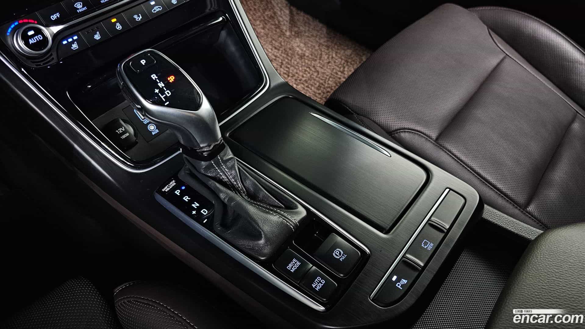 Grandeur Hyundai 2018.2-INNER-009