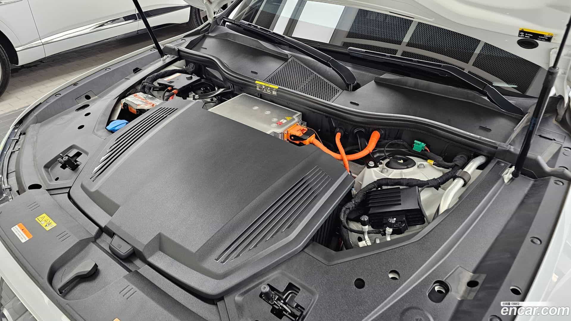 e-tron Audi 2020.7-OUTER-006