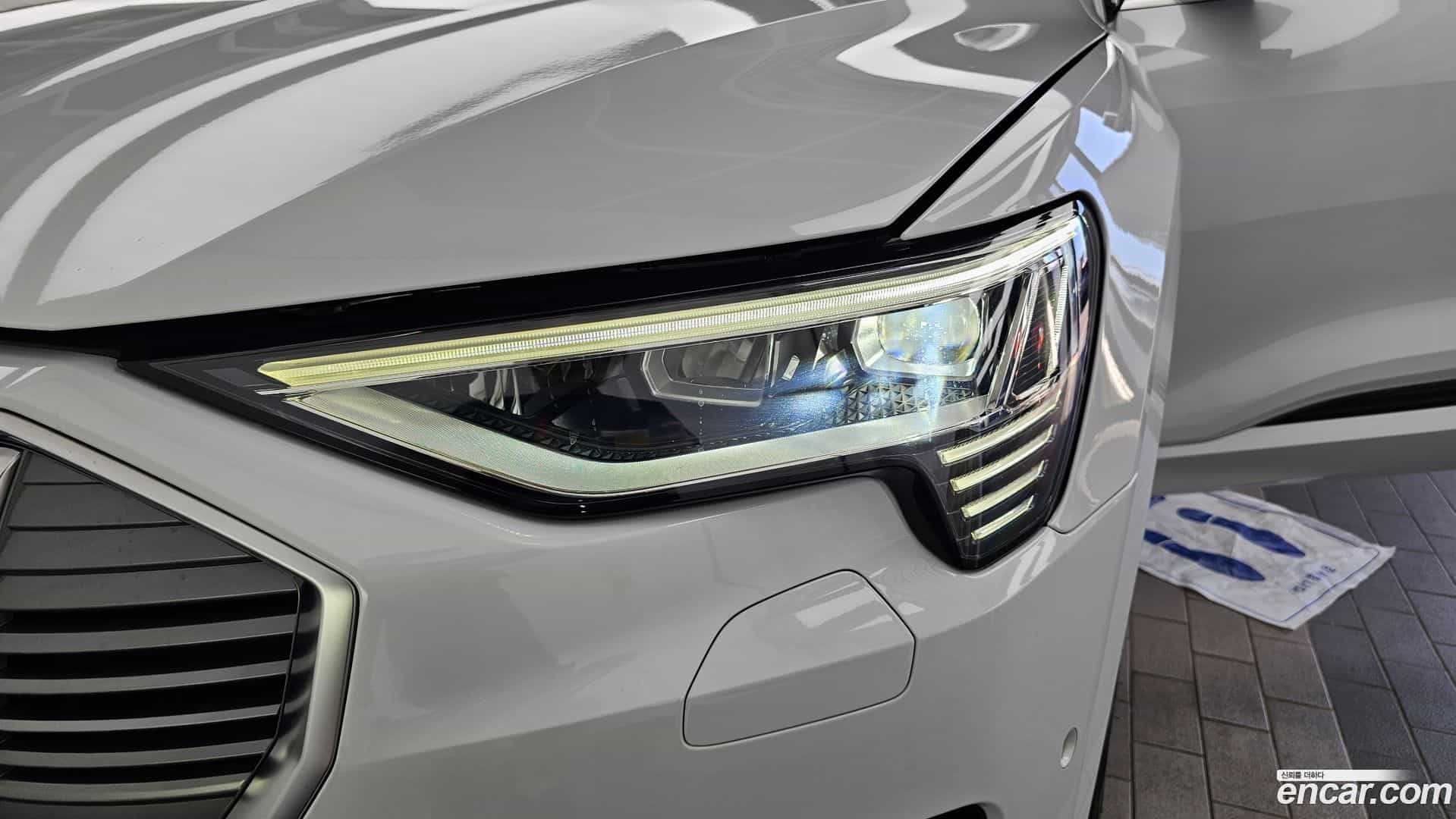 e-tron Audi 2020.7-OUTER-032