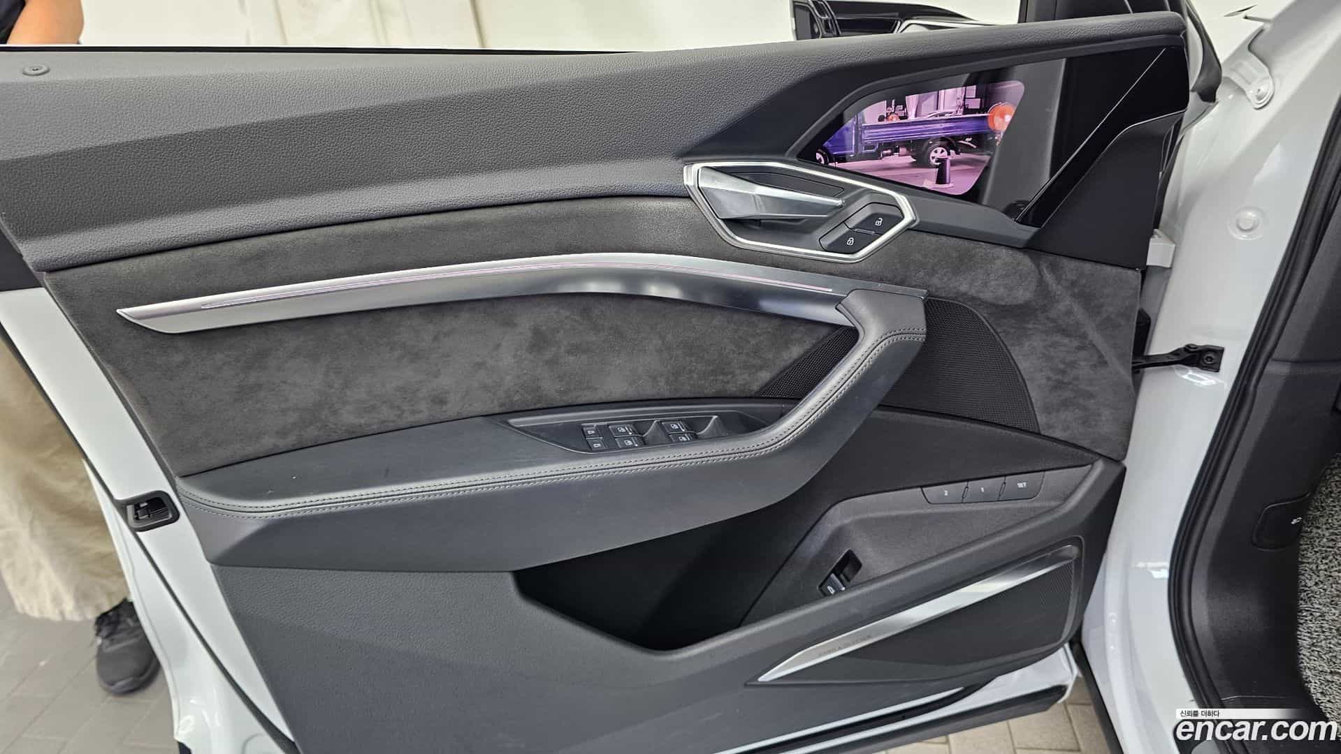 e-tron Audi 2020.7-INNER-034