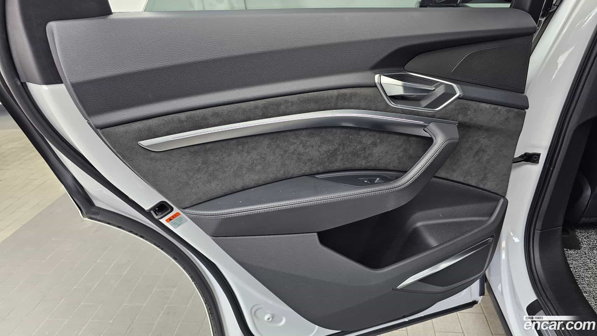 e-tron Audi 2020.7-INNER-035
