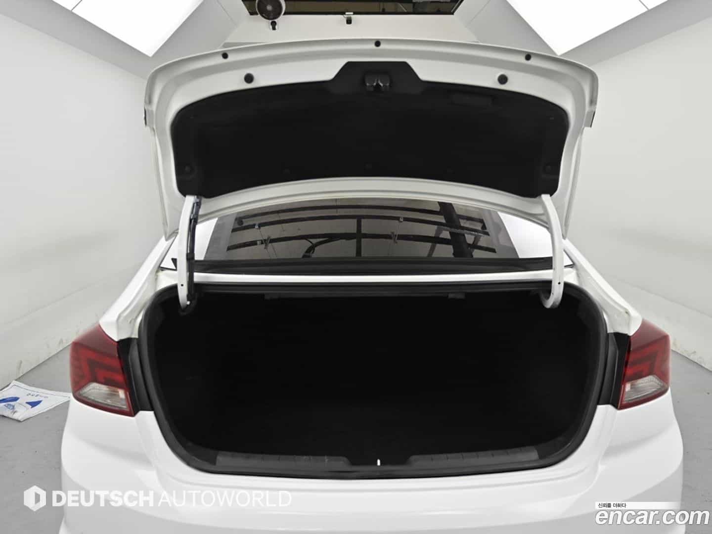 AVANTE Hyundai 2019.6-OPTION-023