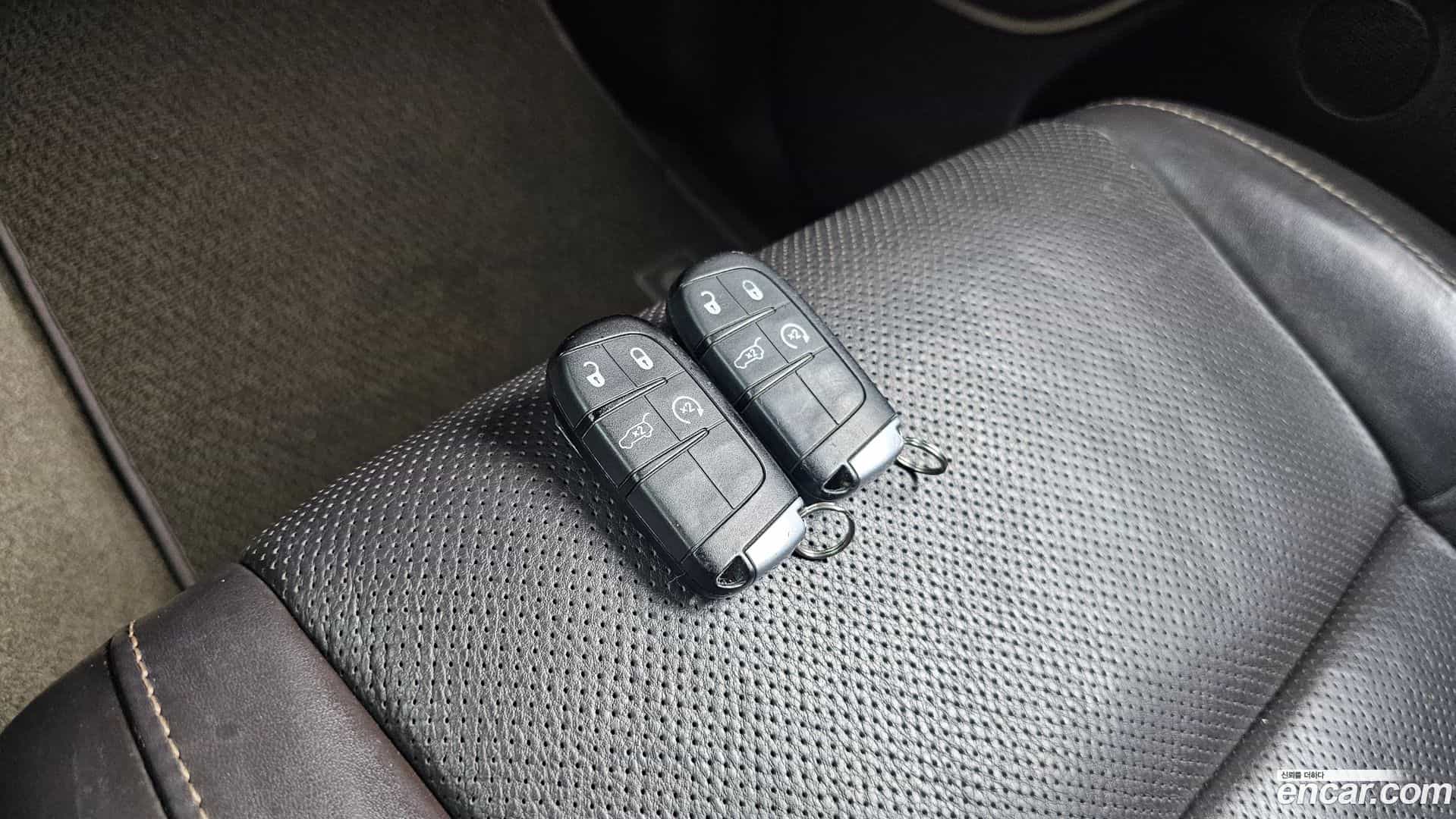 Cherokee Jeep 2017.8-OPTION-021