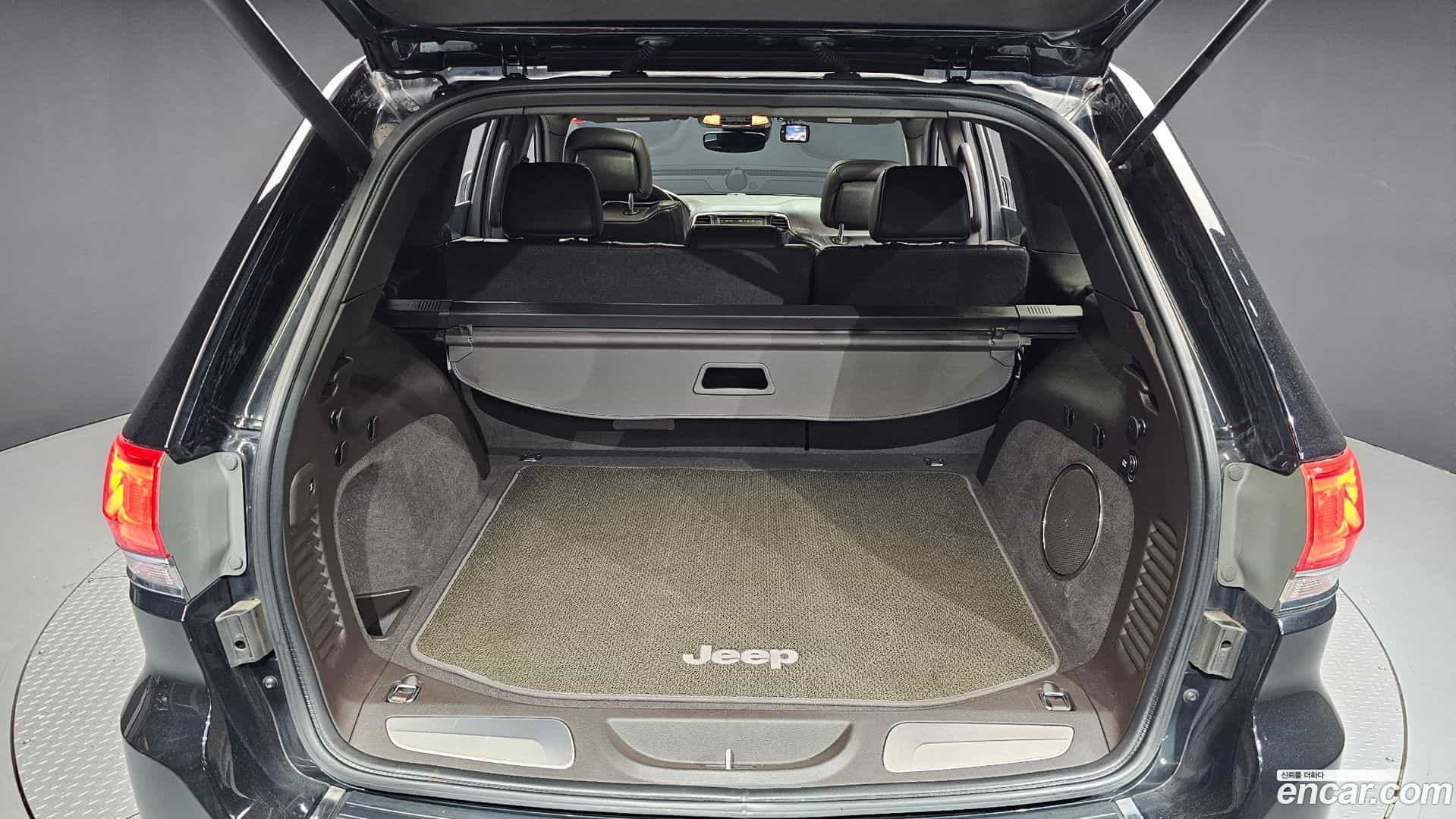 Cherokee Jeep 2017.8-OPTION-024