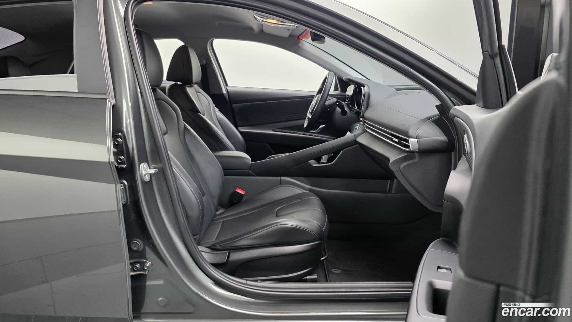 AVANTE Hyundai 2022.0-INNER-036