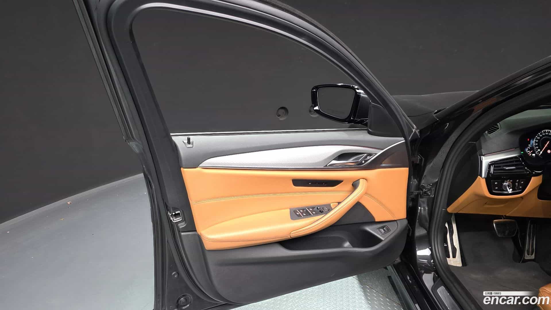 5-Series BMW 2017.10-INNER-034