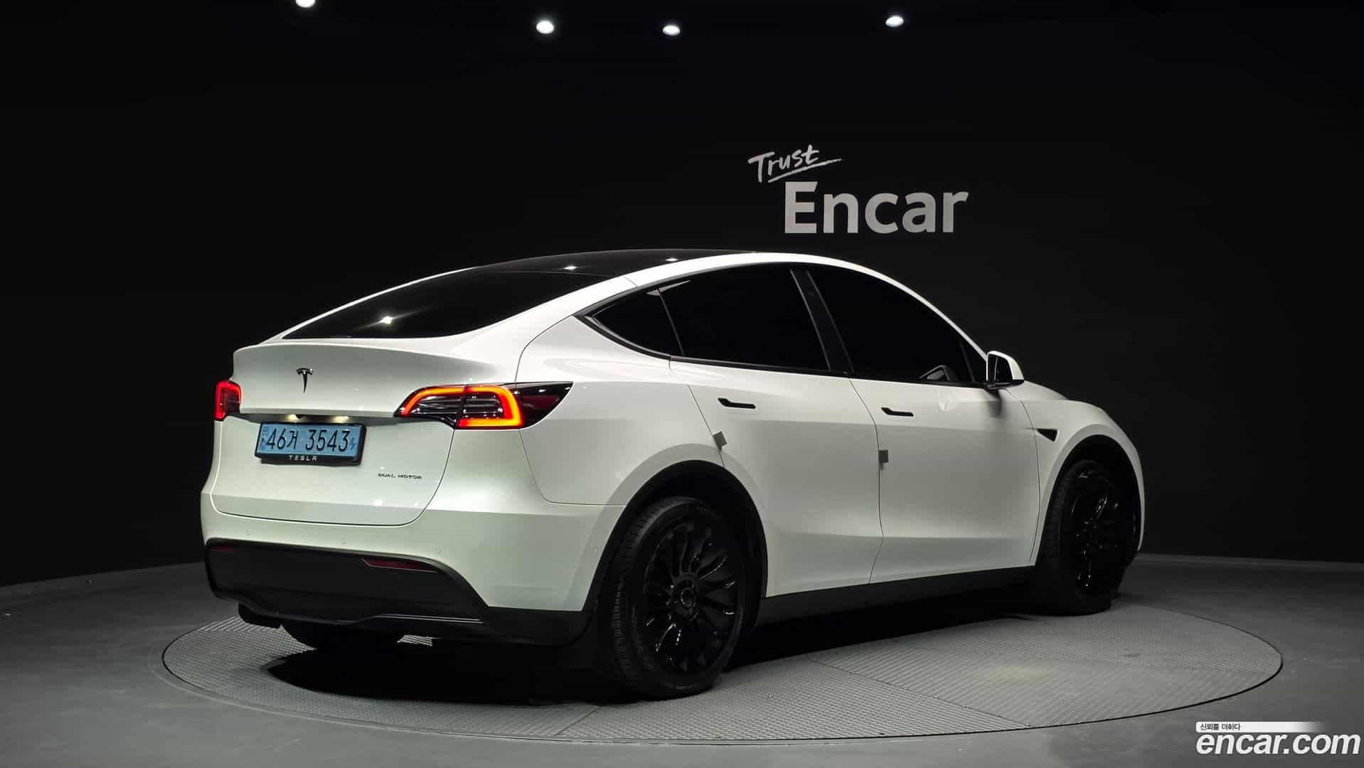 Model Y Tesla 2022.5-OUTER-002