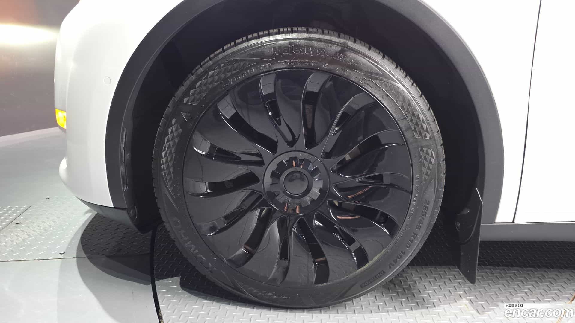 Model Y Tesla 2022.5-OUTER-005