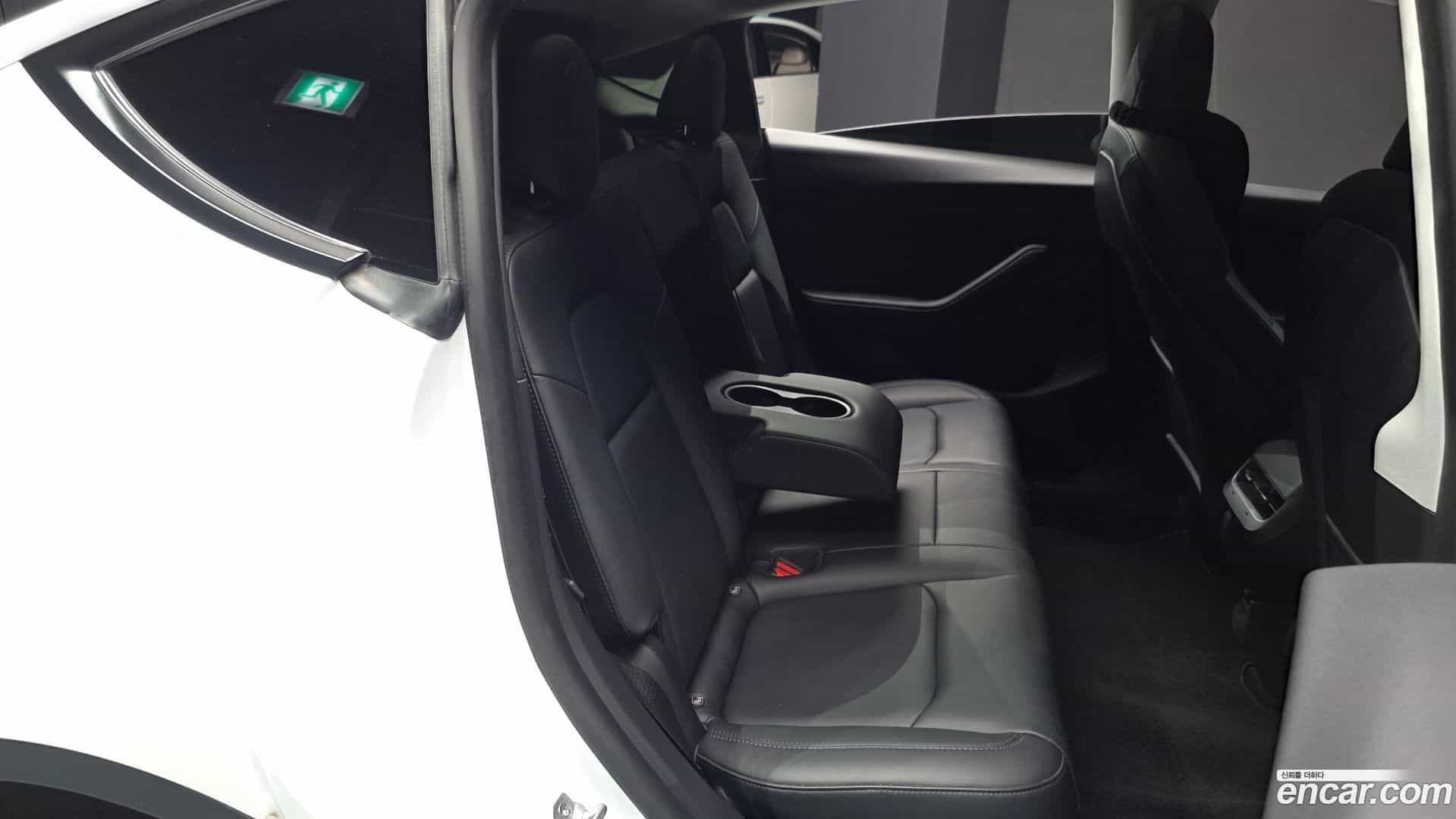 Model Y Tesla 2022.5-OPTION-016