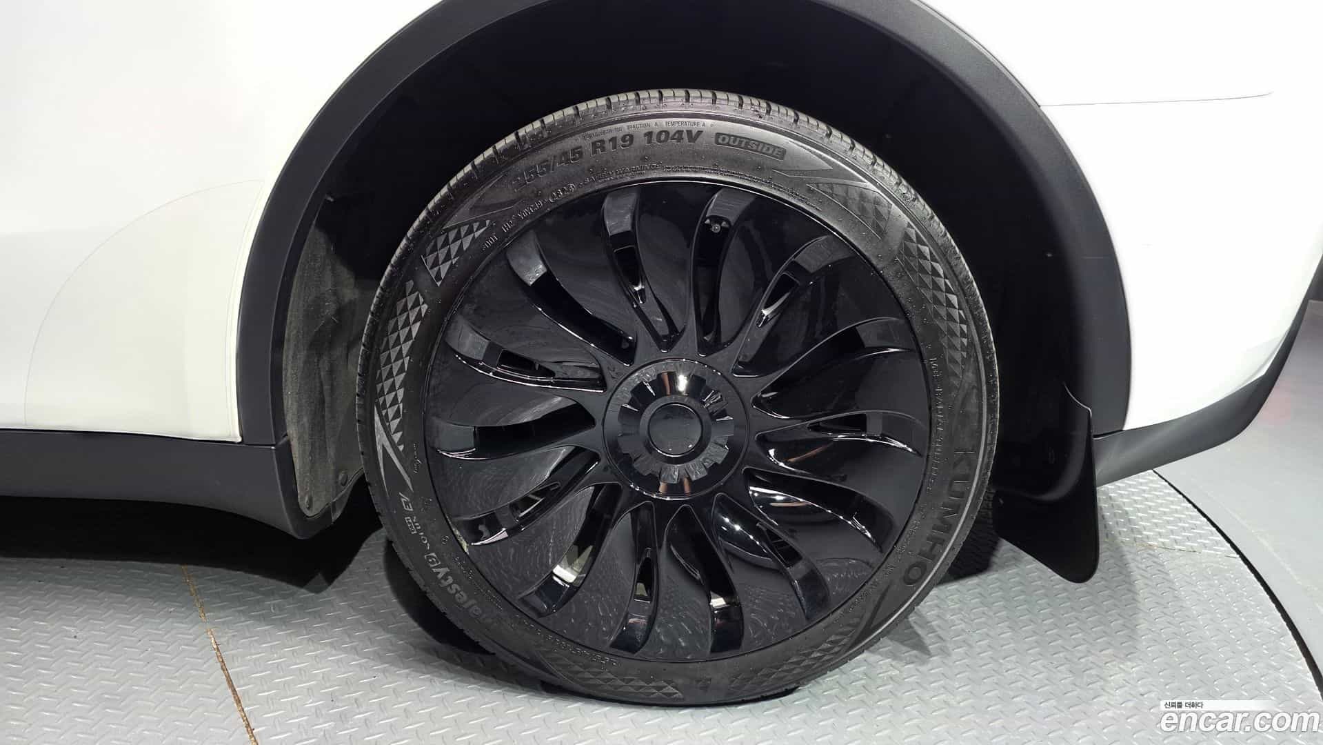 Model Y Tesla 2022.5-OUTER-031