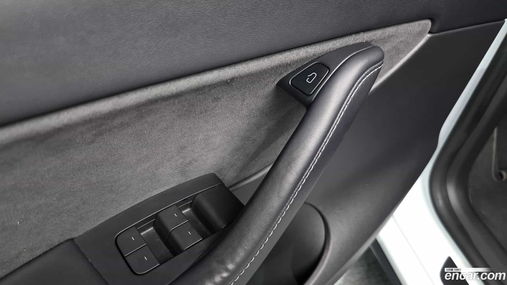 Model Y Tesla 2022.5-OPTION-041