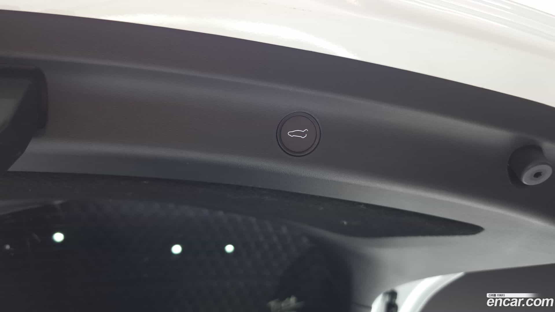 Model Y Tesla 2022.5-OPTION-043