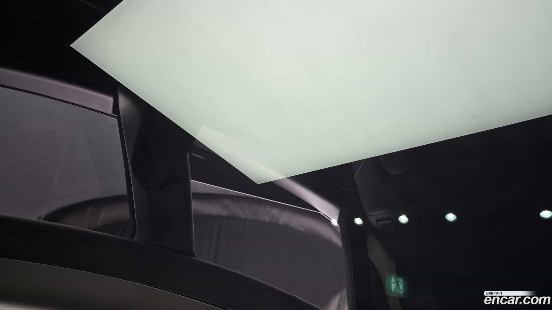 Model Y Tesla 2022.5-OPTION-045